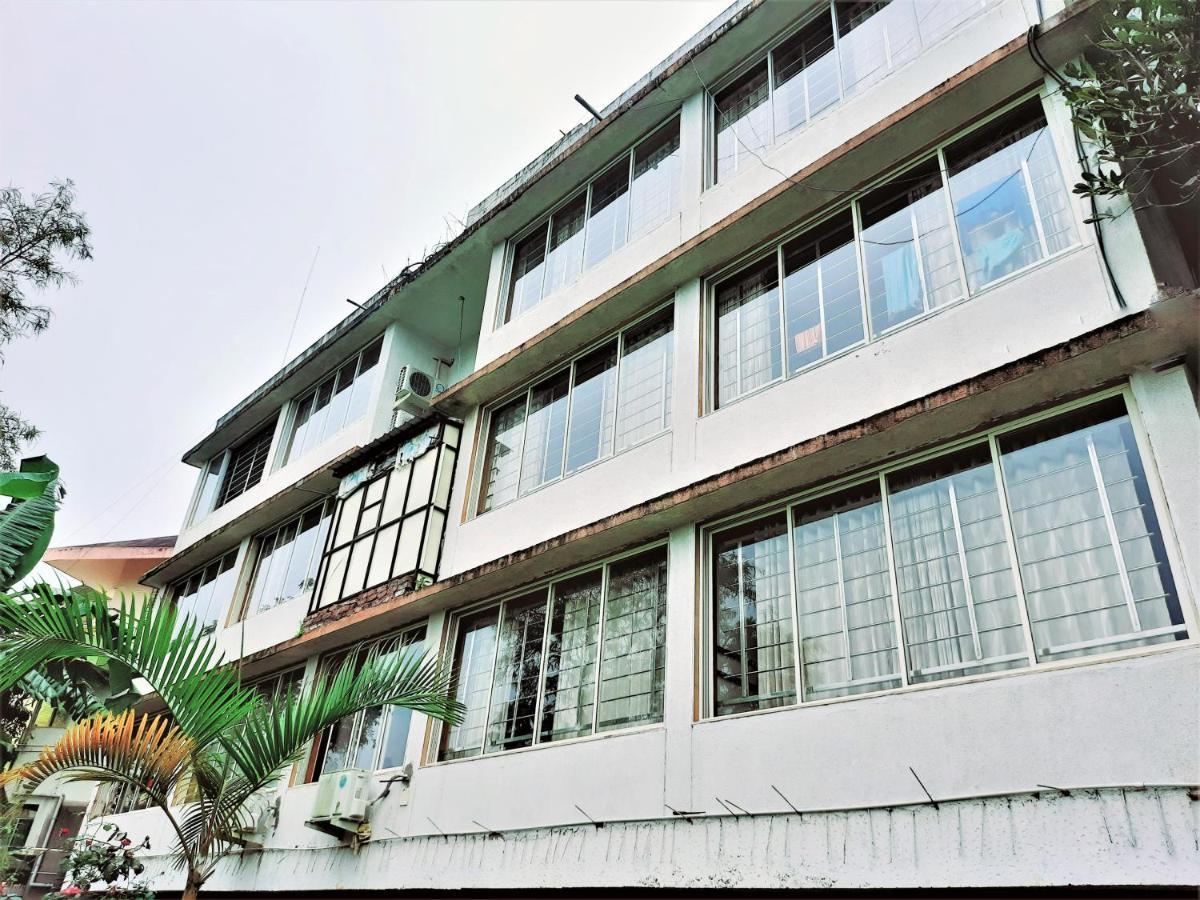River Palace - A Valley View Hotel Panchgani Bagian luar foto