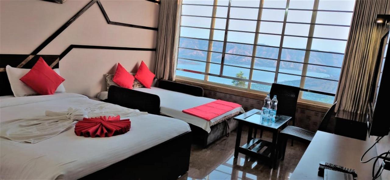 River Palace - A Valley View Hotel Panchgani Bagian luar foto