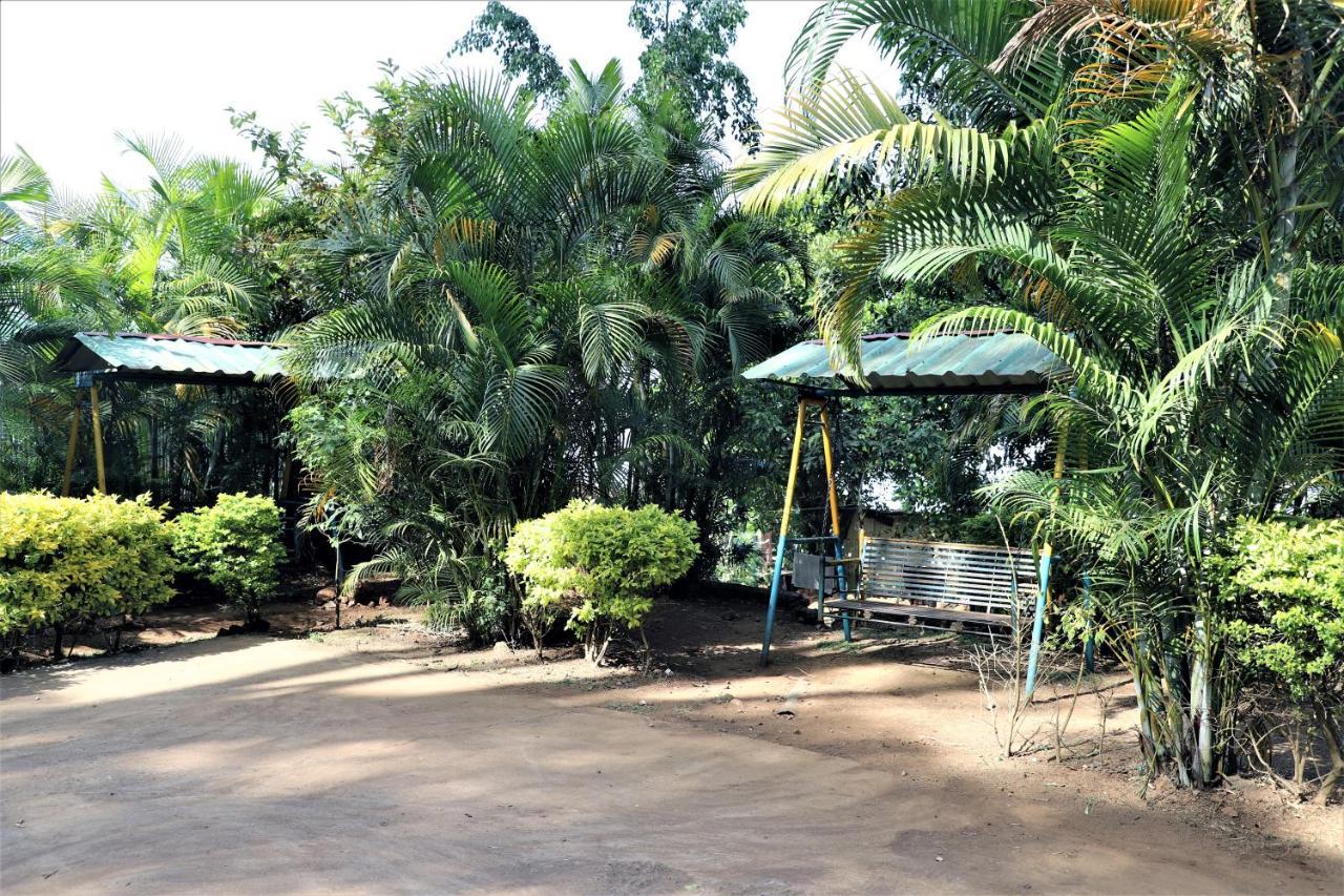 River Palace - A Valley View Hotel Panchgani Bagian luar foto