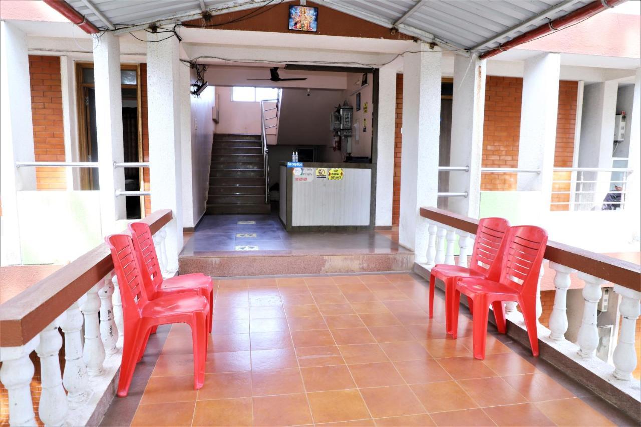 River Palace - A Valley View Hotel Panchgani Bagian luar foto