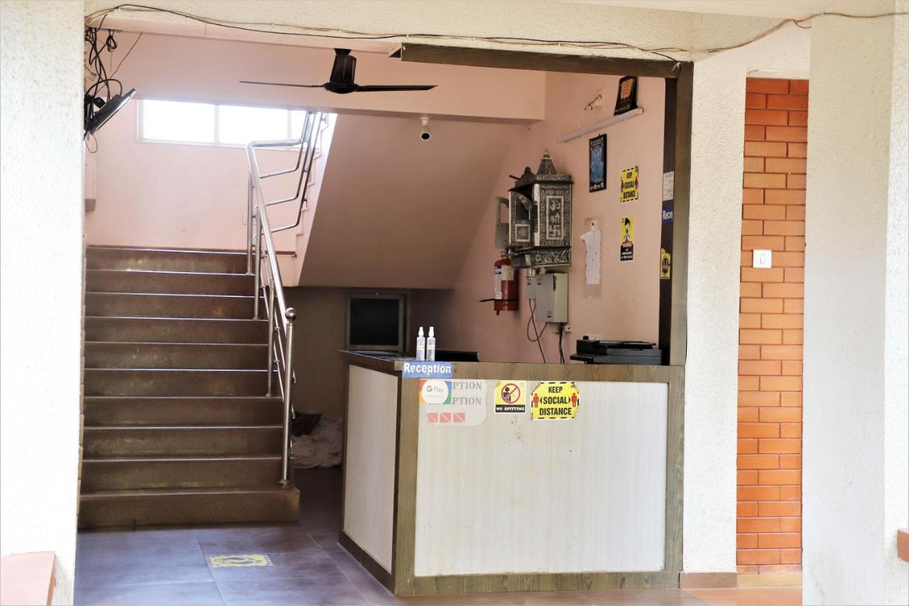 River Palace - A Valley View Hotel Panchgani Bagian luar foto