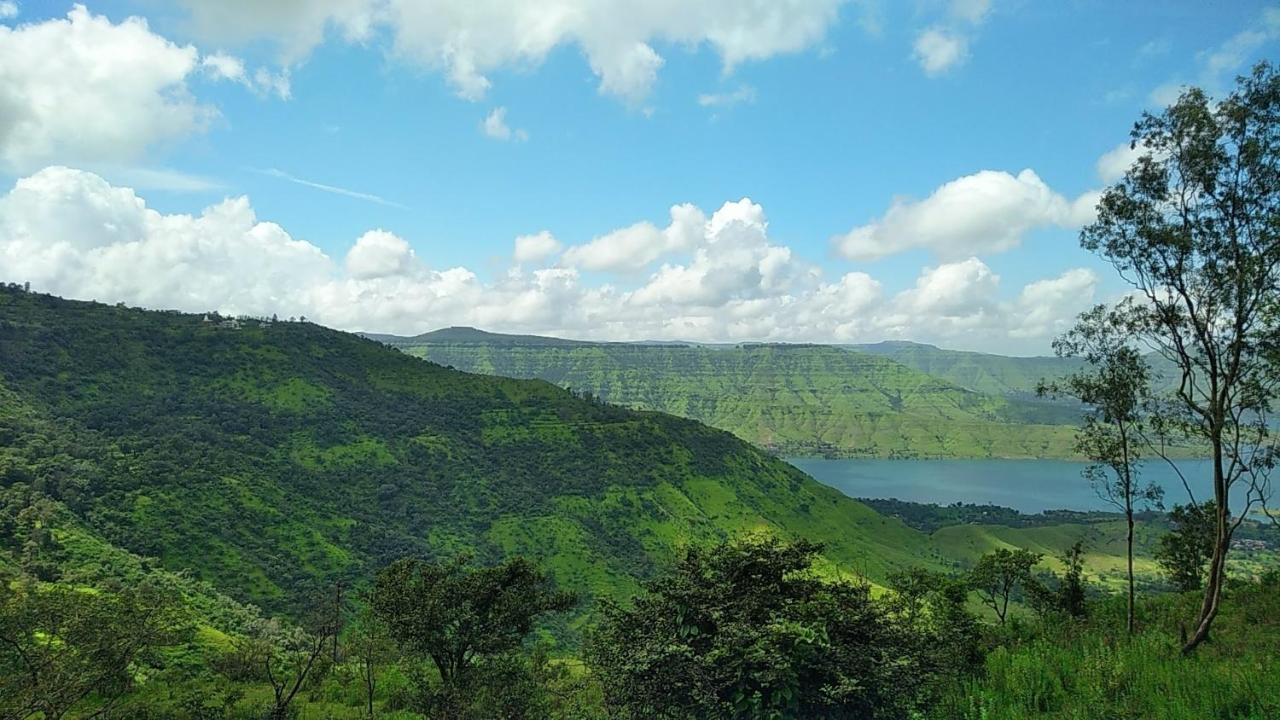 River Palace - A Valley View Hotel Panchgani Bagian luar foto